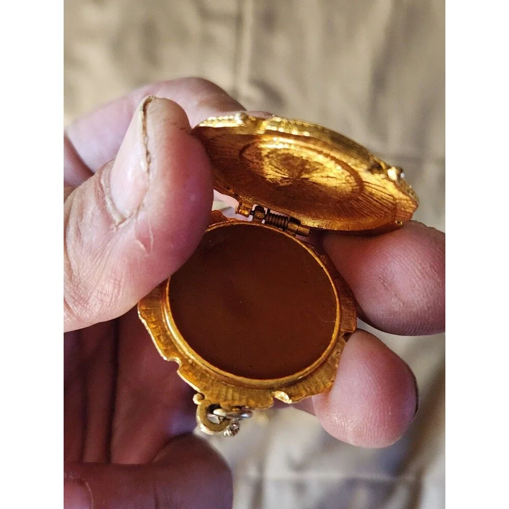 Vintage Corday FAME Le Papillon Creme Perfume Locket Butterfly Cameo Filagree